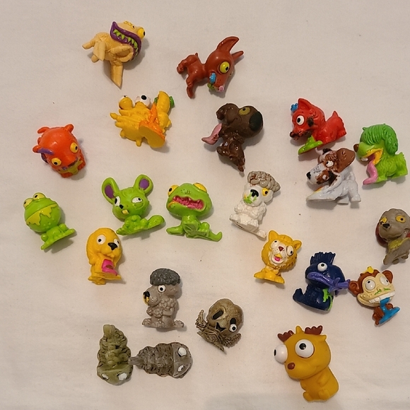 Ugliest Pet Shop 21 Figures - Picture 1 of 12
